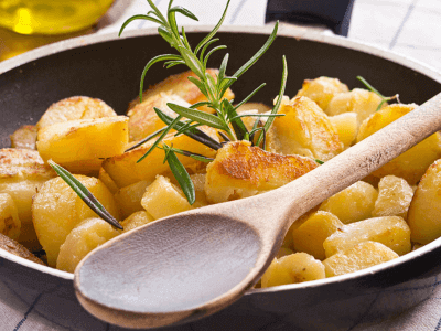 Bratkartoffeln contains chunks or chips of potatoes are boiled and then fried with onion.