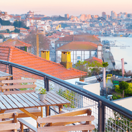 eating nut free in portugal, restaurant overlooking douro river in Portugal.