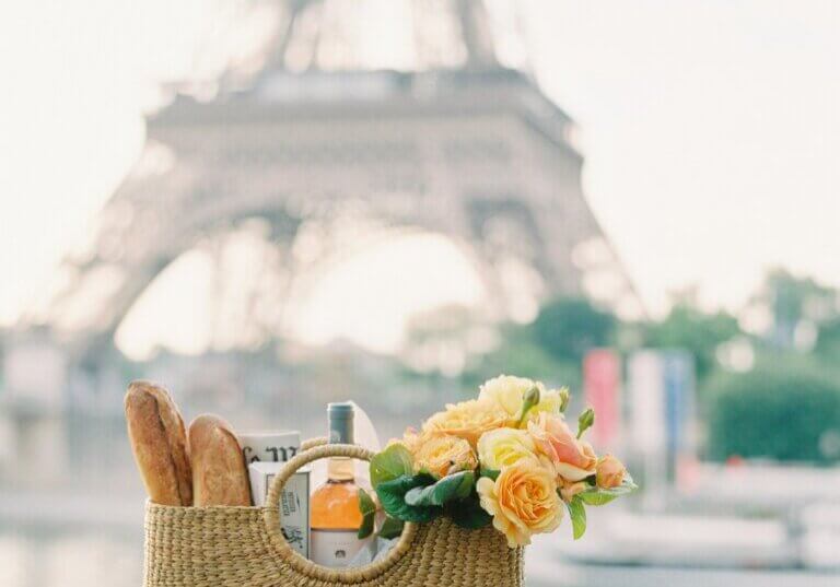 dairy-free-picnic-in-paris picnic basket to eat dairy free in Paris